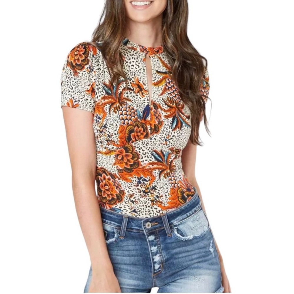 Free People “Hear Me Roar” Top ~ NWOT size M $4.99 Shipping Applied :> - Picture 3 of 8
